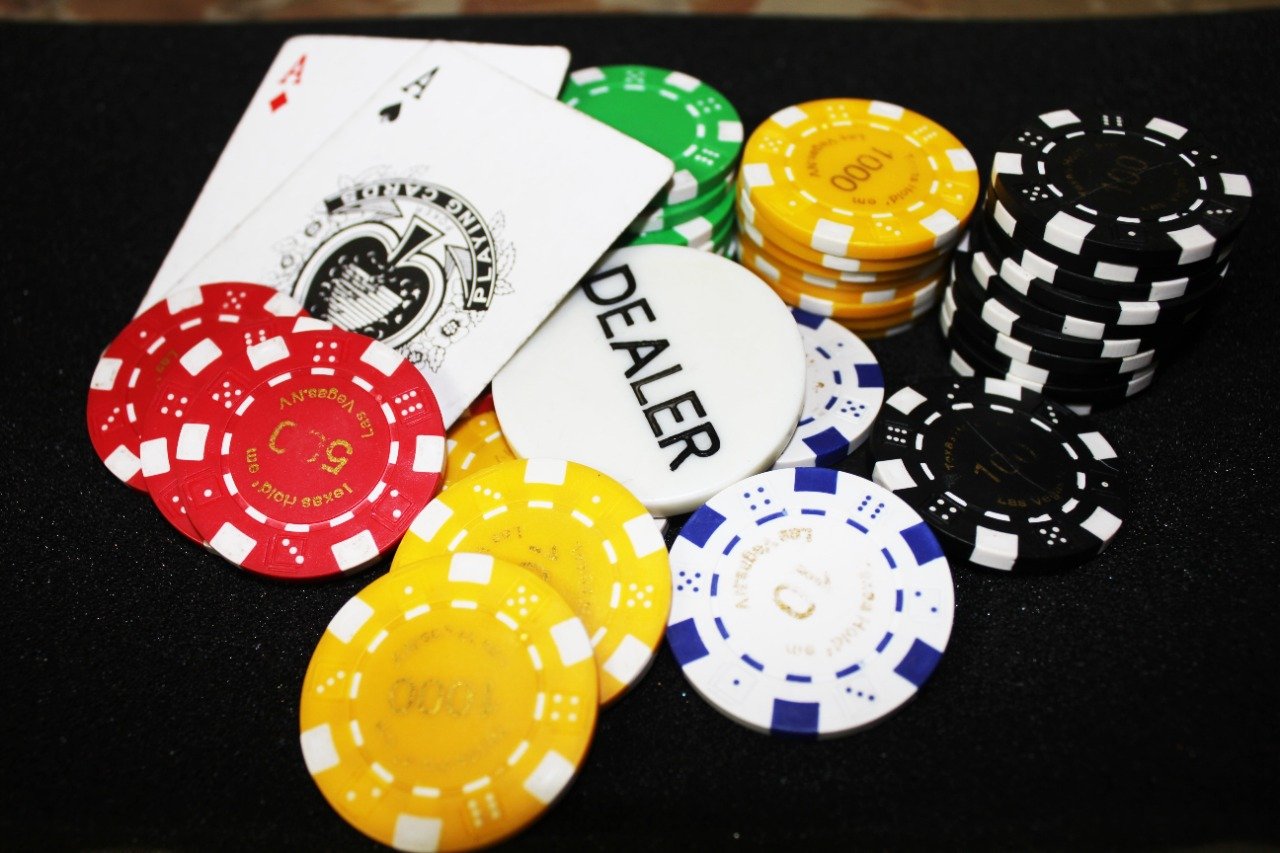 how to play online casino real money